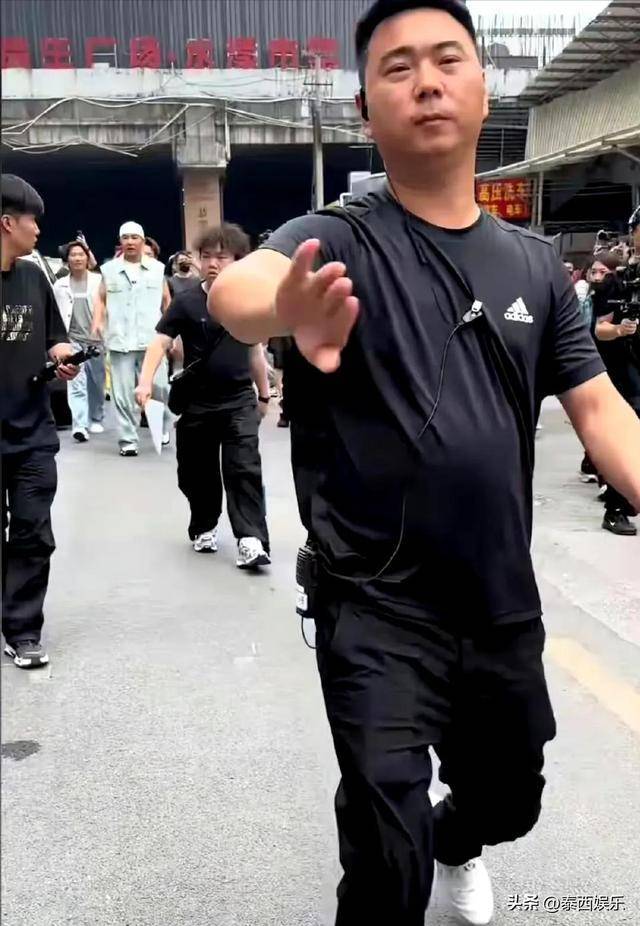 店主讲述刘畊宏南宁拍摄事件经过 强制清场争议不断
